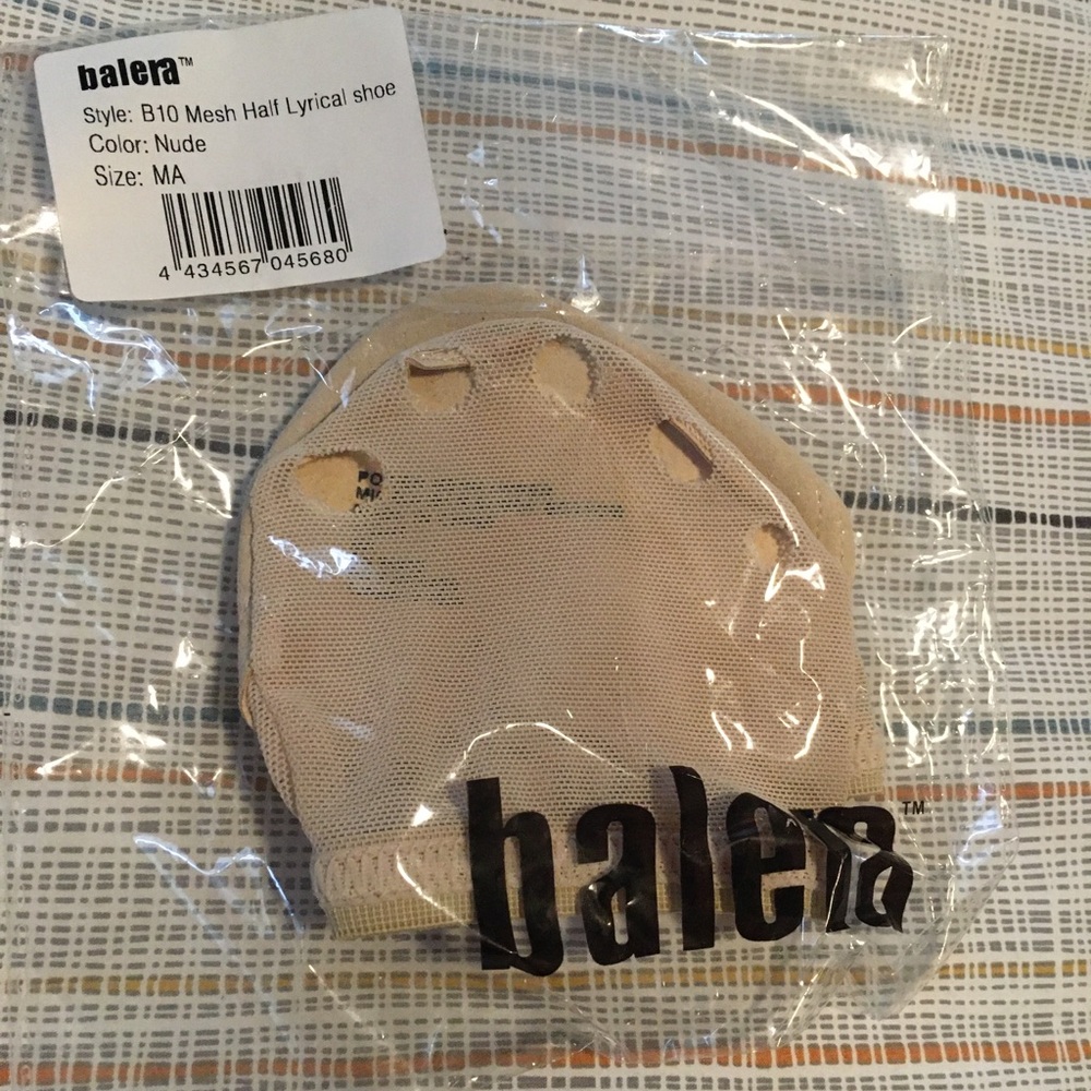 Balera paws NWT